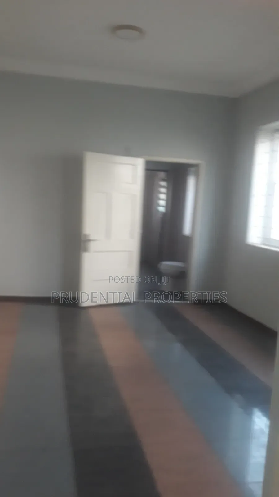 8bdrm House in Kokomlemle for rent