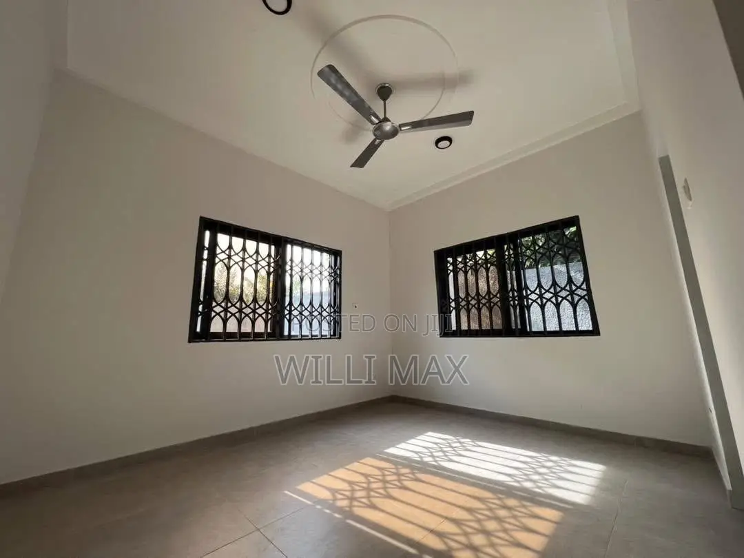 4bdrm Duplex in Ankonam, Oyarifa for sale
