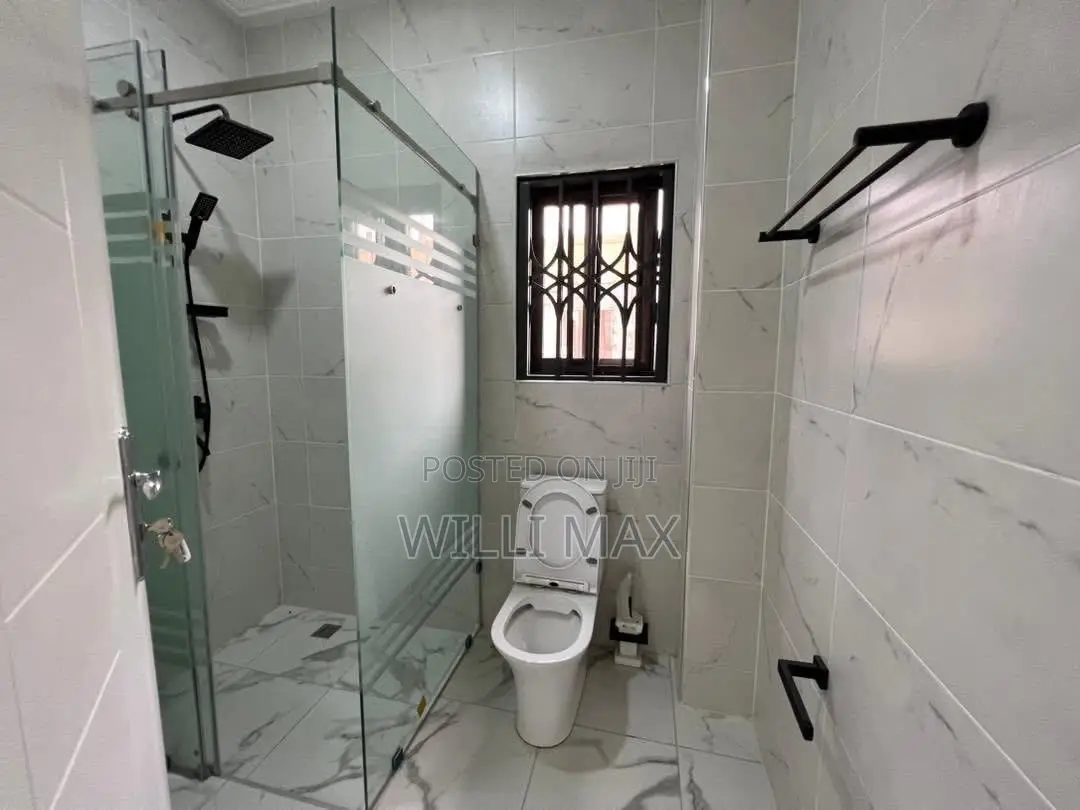 4bdrm Duplex in Ankonam, Oyarifa for sale