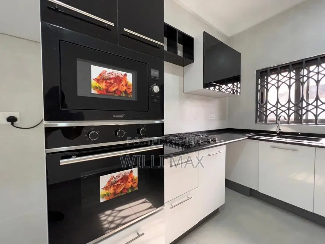 4bdrm Duplex in Ankonam, Oyarifa for sale
