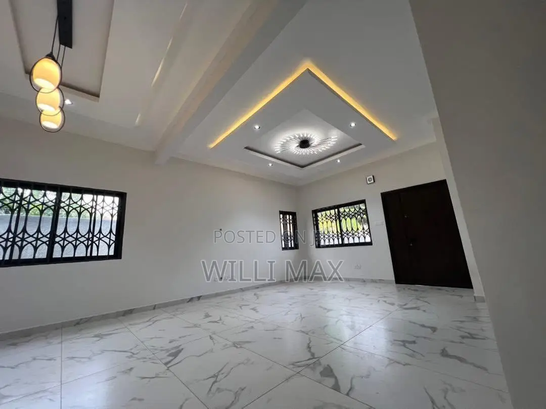 4bdrm Duplex in Ankonam, Oyarifa for sale