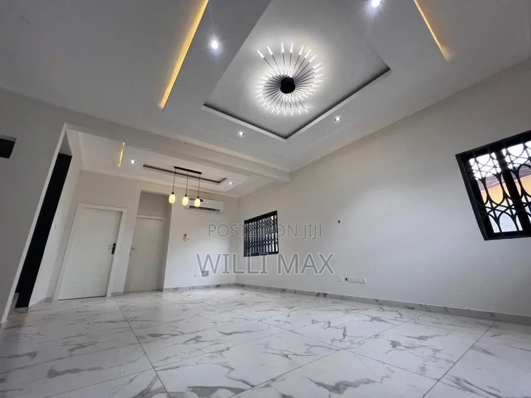 4bdrm Duplex in Ankonam, Oyarifa for sale