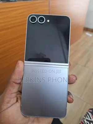 New Samsung Galaxy Z Flip6 256 GB Silver