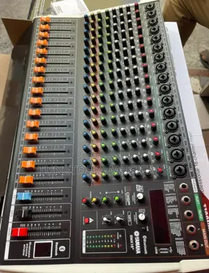 Yamaha Smx16+ 16-channel Professional Audio Mixer.