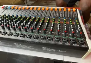 Yamaha Smx16+ 16-channel Professional Audio Mixer.