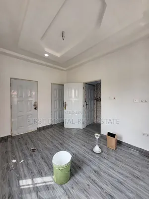 Chamber and Hall Self Contain for Rent at West Hills Mile 11