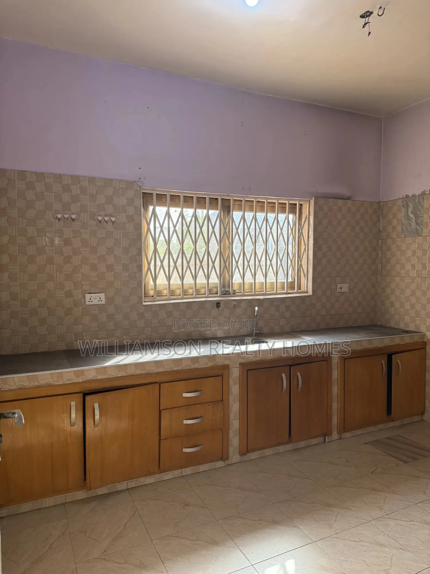 2bdrm Apartment in Community 18 Area, Spintex for rent