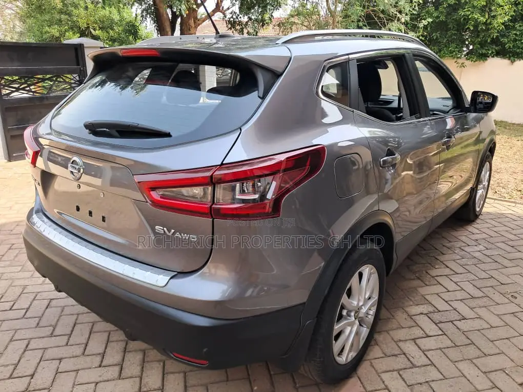 Nissan Rouge for Rent