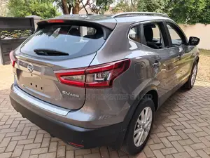 Nissan Rouge for Rent