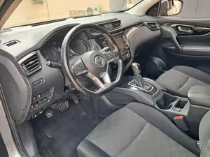Nissan Rouge for Rent