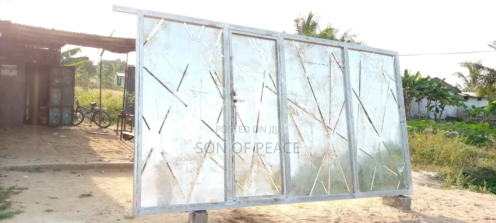 Main Entrance Gate/Pushing Gate