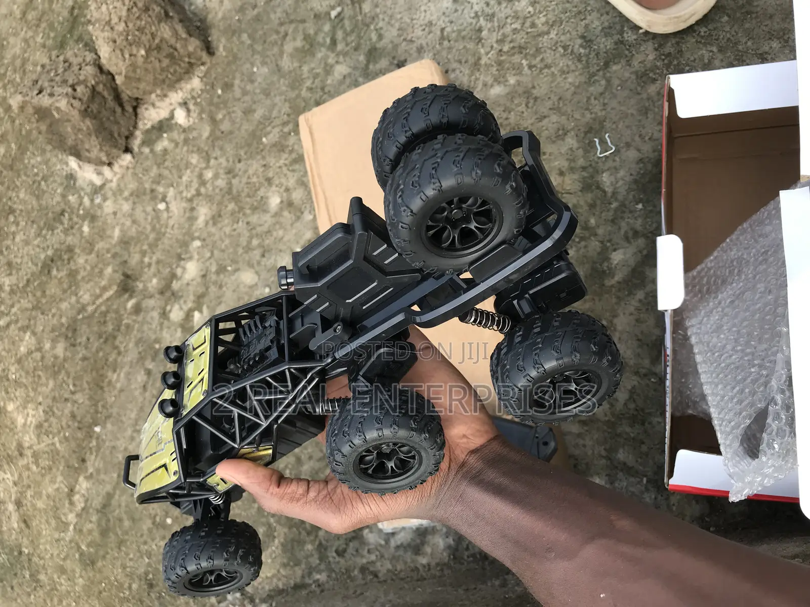 New Alloy 6 Wheel Off Road Remote Control Car Rechargeable Battery Uk