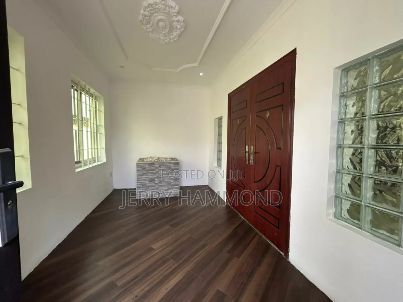 8bdrm Mansion in Cantoment In A Seren, Cantonments for rent