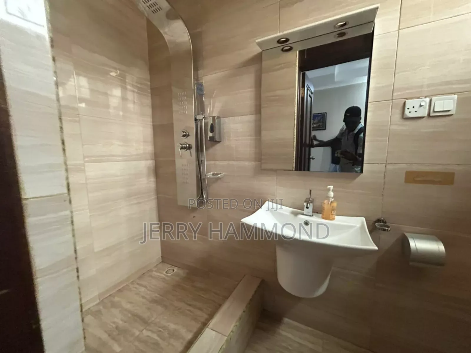 8bdrm Mansion in Cantoment In A Seren, Cantonments for rent