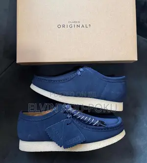 Clarks Wallabees Low Boots in Different Colours , Swipe>