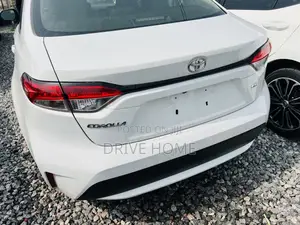 Toyota Corolla SE 2022 White