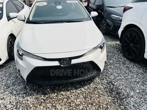 Toyota Corolla SE 2022 White