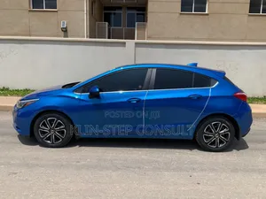 Chevrolet Cruze LT Auto Hatchback 2017 Blue
