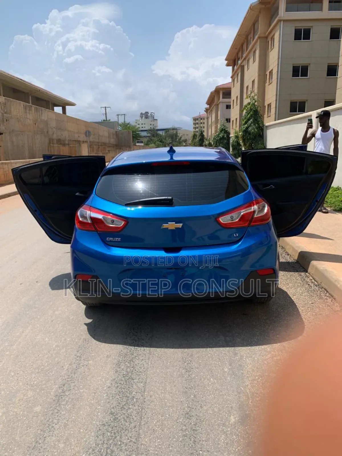 Chevrolet Cruze LT Auto Hatchback 2017 Blue