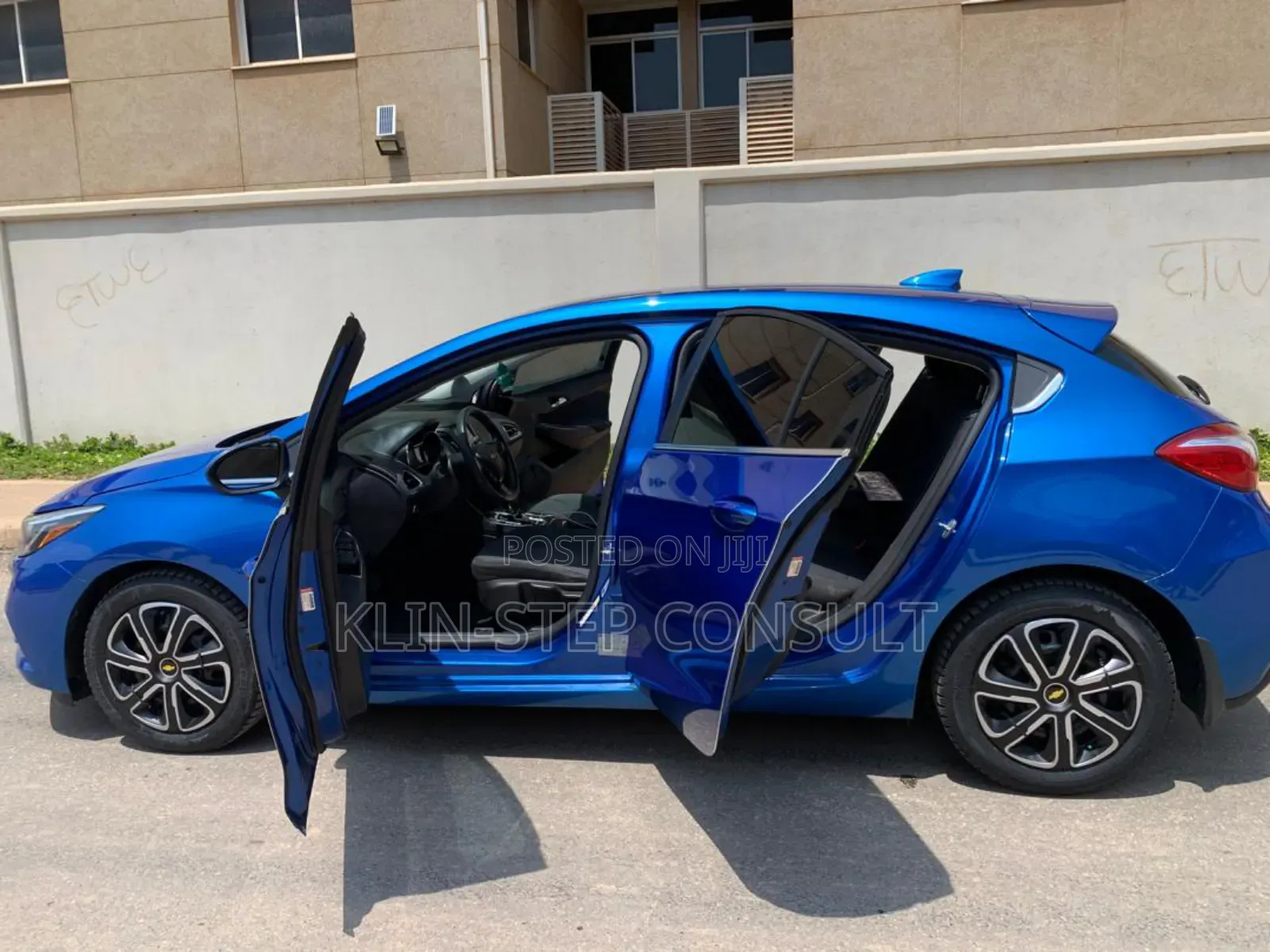 Chevrolet Cruze LT Auto Hatchback 2017 Blue