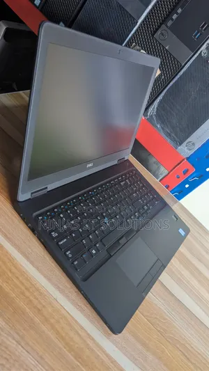 Laptop Dell Latitude 5590 8GB Intel Core i7 SSD 256GB