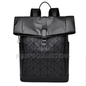 Quality Pu Large Capacity Outdoor Waterproof Backpack With Pockets