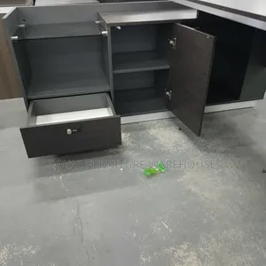 L-Shaped or Corner Executive Desk.(Executive Office Desk BGZ-Df9354 )