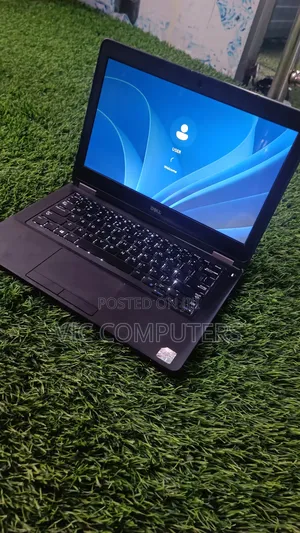 Laptop Dell Latitude E5270 8GB Intel Core I5 HDD+SSD 256GB