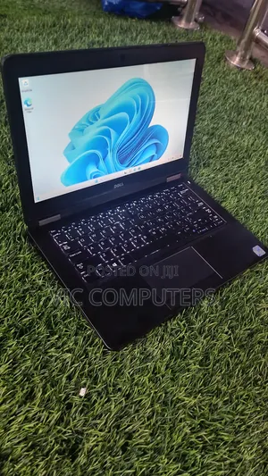 Laptop Dell Latitude E5270 8GB Intel Core I5 HDD+SSD 256GB