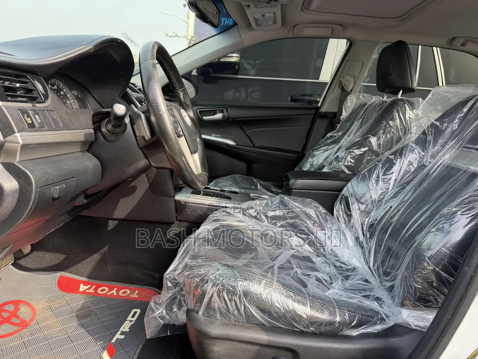 Toyota Camry SE 4dr Sedan (2.5L 4cyl 6A) 2014 White