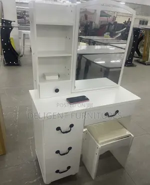Dresser / Dressing Mirror