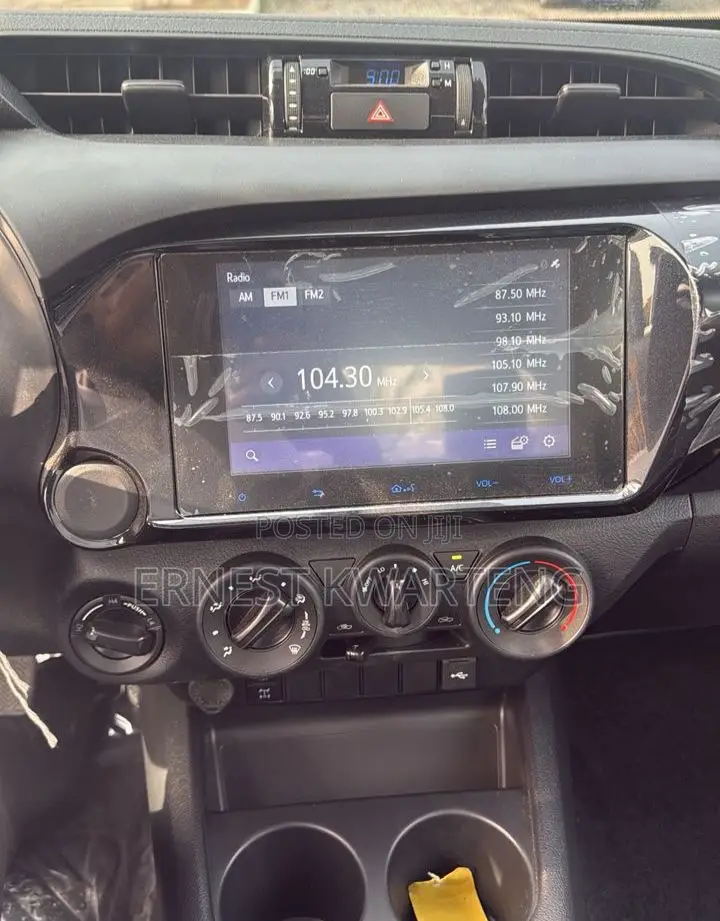 New Toyota Hilux 2025 Silver