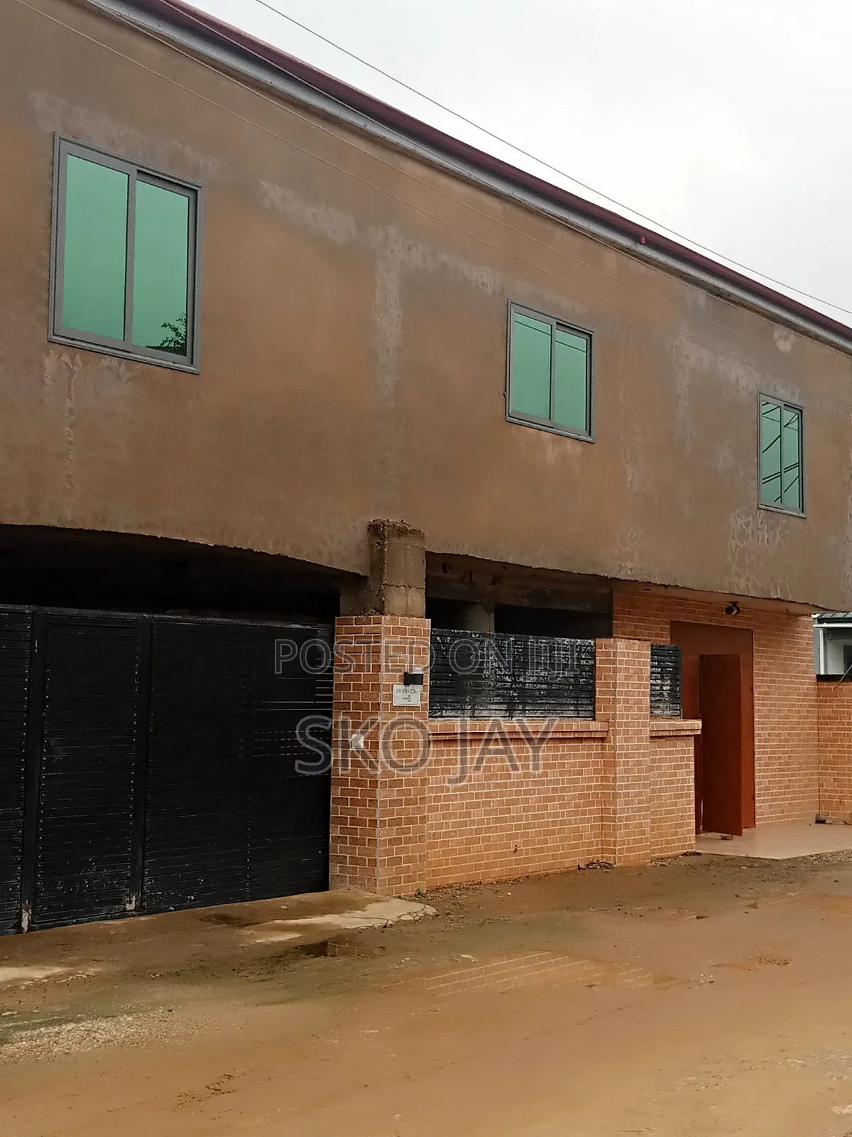 5bdrm House in Amasaman for sale