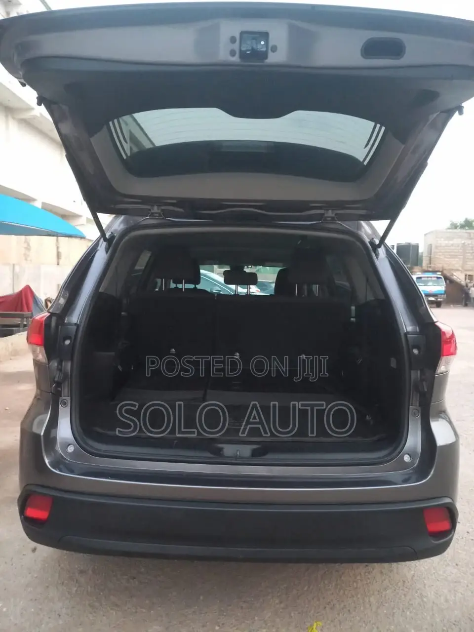 Toyota Highlander LE 2019 Gray