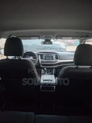 Toyota Highlander LE 2019 Gray