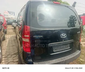 Hyundai Starex 2012 Black