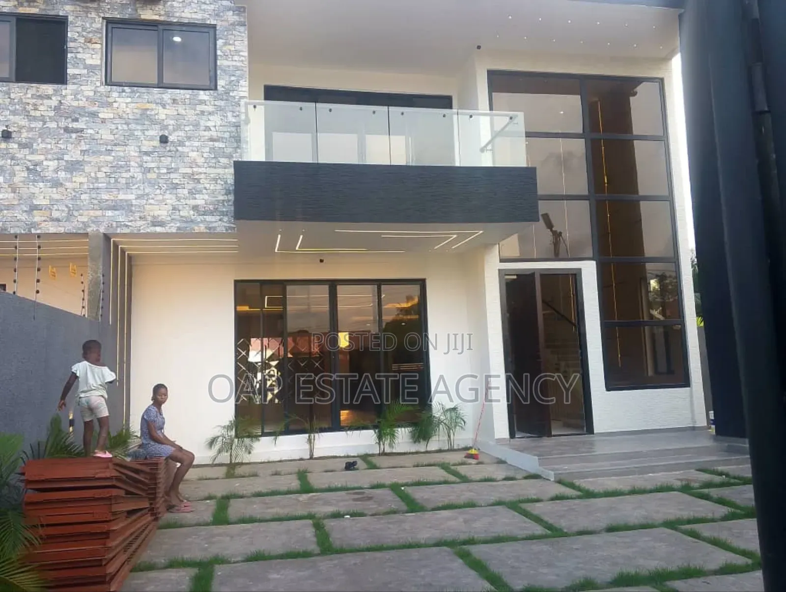 4bdrm House in East Legon for sale