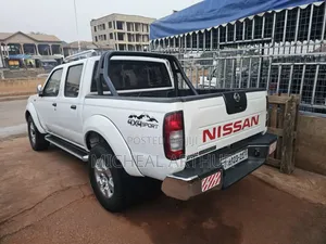 Nissan Hardbody 2020 White