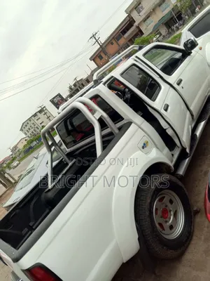 Nissan Hardbody 2012 White
