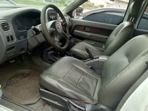 Nissan Hardbody 2012 White