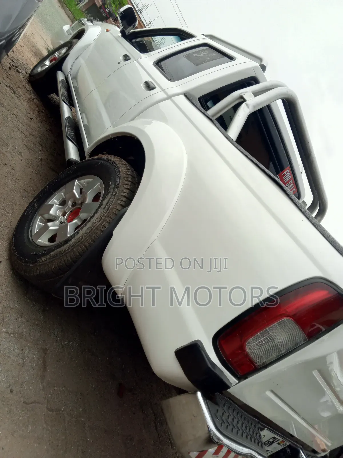 Nissan Hardbody 2012 White
