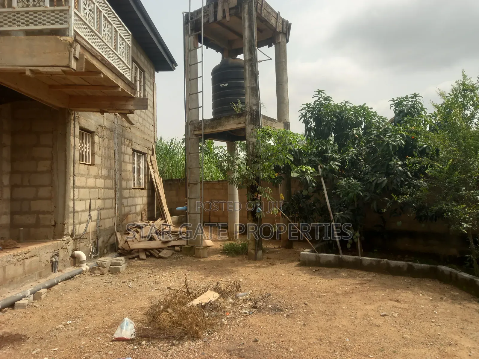 7bdrm Apartment in Kwadaso Road, Kumasi Metropolitan for sale