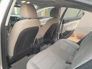 Hyundai Elantra SE 2018 Silver