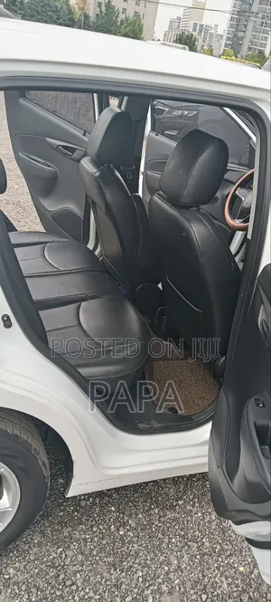 Chevrolet Spark 1LT 4dr Hatchback (1.2L 4cyl CVT) 2015 White