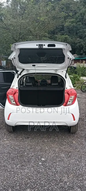 Chevrolet Spark 1LT 4dr Hatchback (1.2L 4cyl CVT) 2015 White