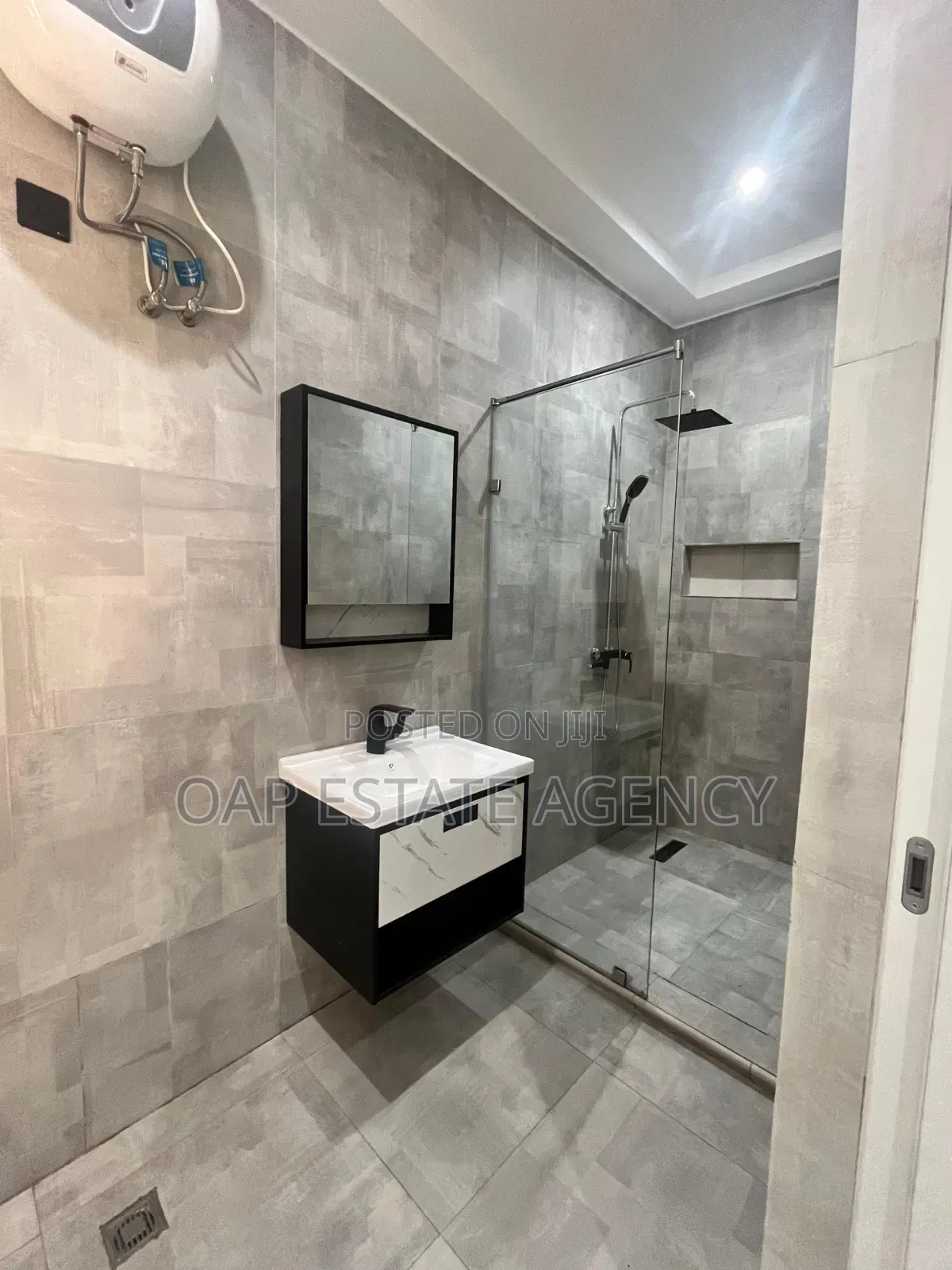 4bdrm House in East Legon for sale