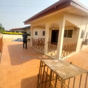 3bdrm House in Spintex Manet Villa for rent