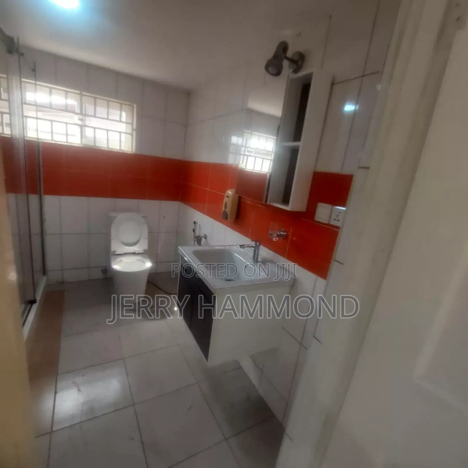 3bdrm House in Spintex Manet Villa for rent