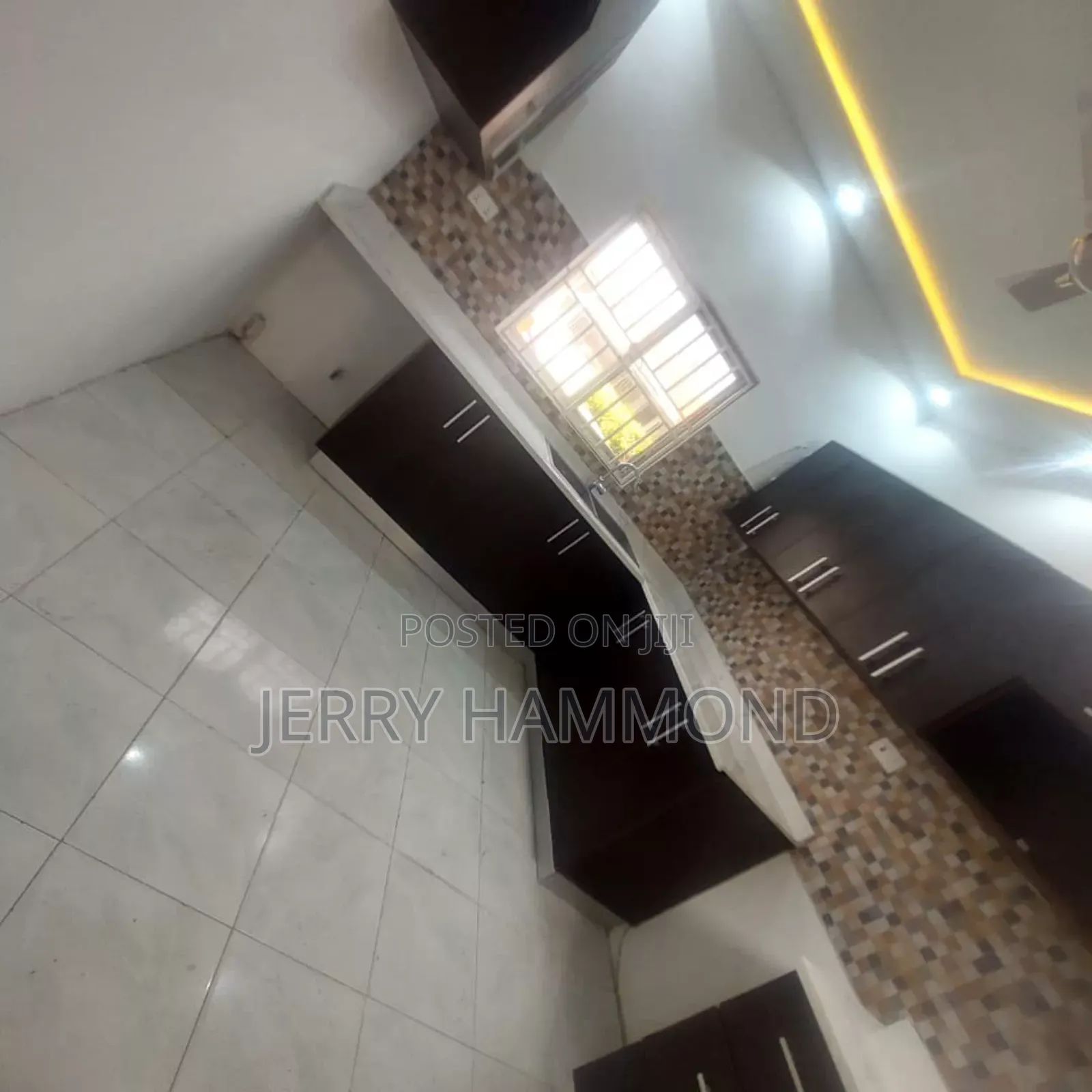 3bdrm House in Spintex Manet Villa for rent