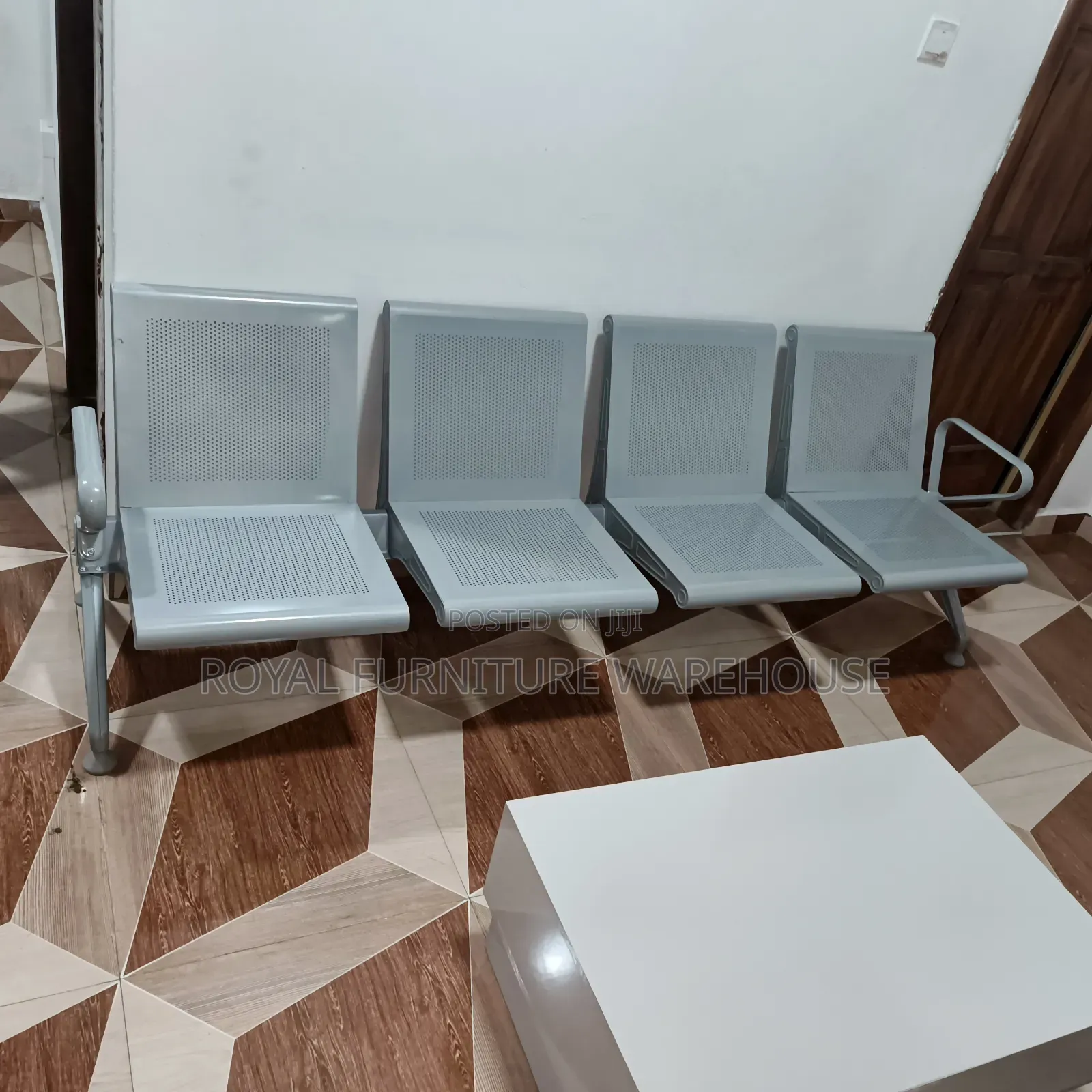 4 Seater Comfortable Waiting Chair